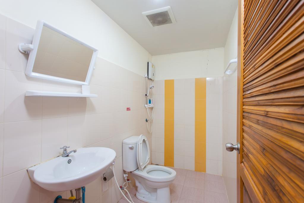 דירות Hock Mansion Phuket מראה חיצוני תמונה